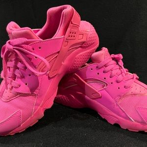 Nike Huarache’s, women’s 7.5, youth 6, hot pink